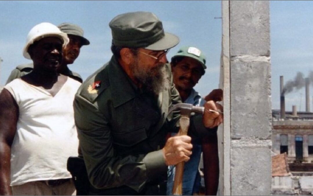 Fidel les habla a los Constructores (1961) 5 (1)